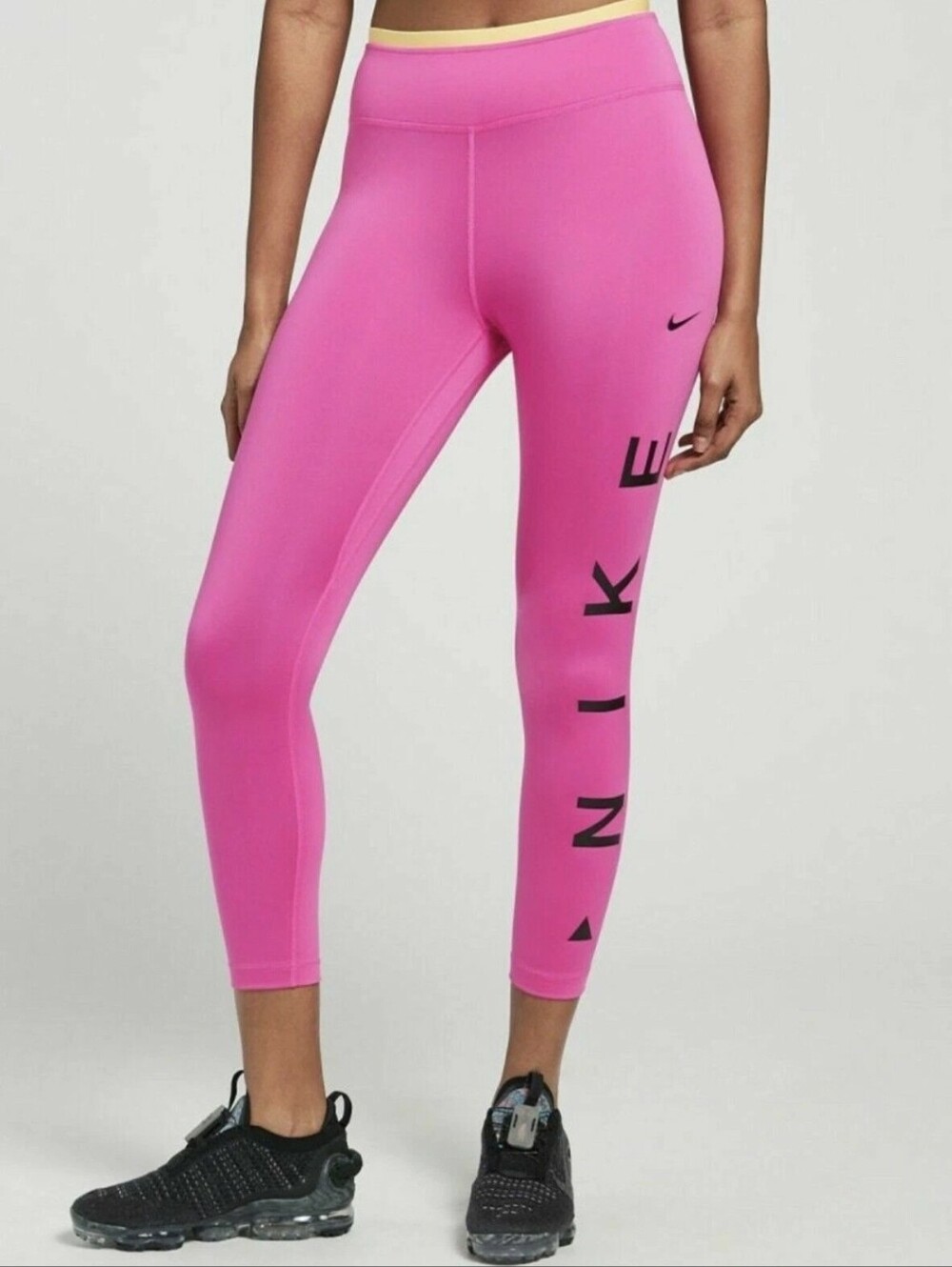 Nike Pink Performance Leggings with Side Logo Size Small - Picture 2 of 4